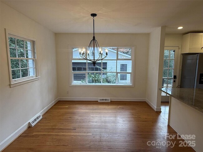 Building Photo - 6611 Lancer Dr