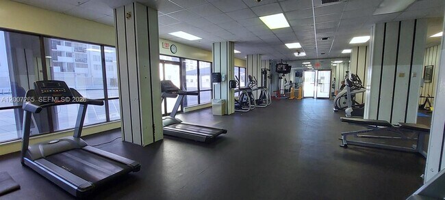 Building Photo - 2750 NE 183rd St