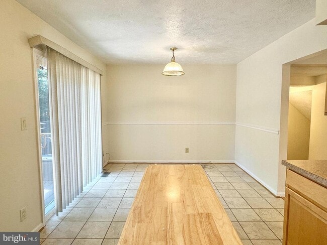 Building Photo - 105 Staunton Ct