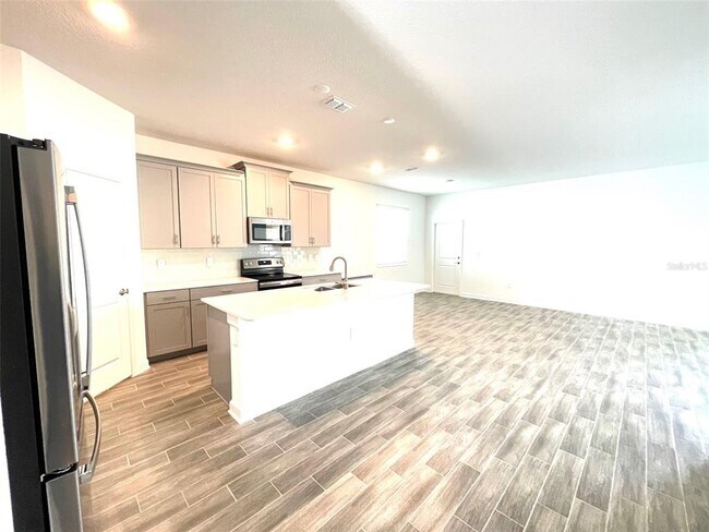 Building Photo - 11432 Rhyme Ave