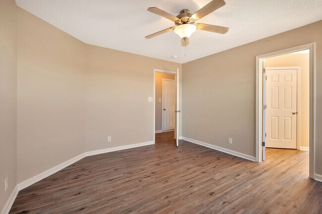 Building Photo - Perfect Family Layout with Office & Large Fenced Backyard | $500 Move-In Incentive for 4/1/26 Mov...