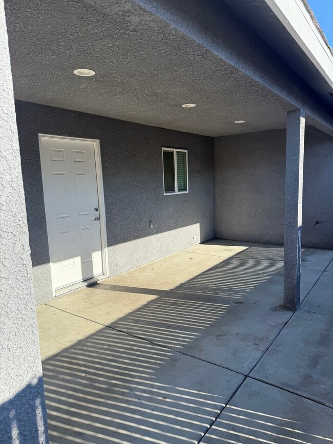 Building Photo - 1147 Dewitt Ave