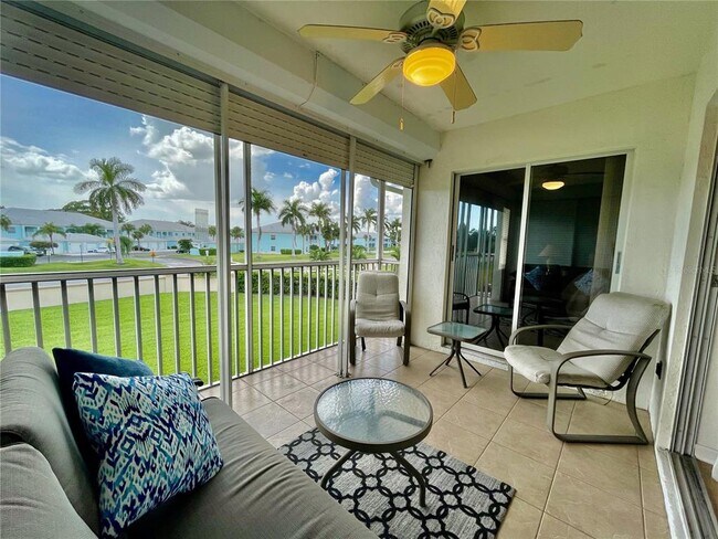 Building Photo - 5800 Sabal Trace Dr