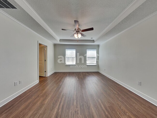 Building Photo - 905 Walden Pond Dr