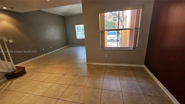 Building Photo - 2255 Anchor Ct