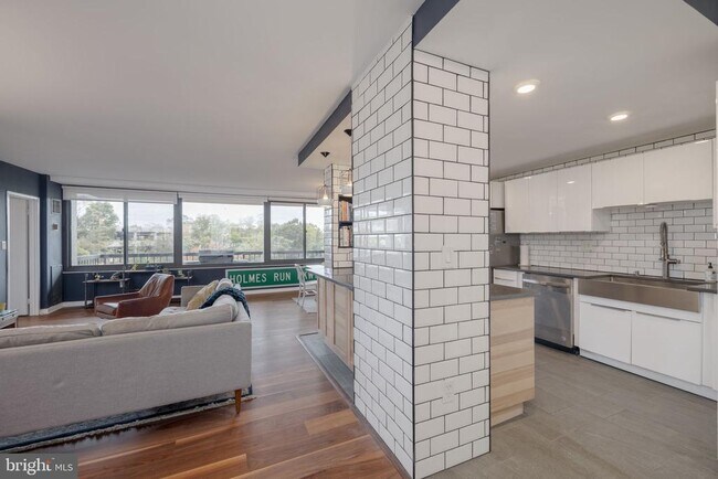 Building Photo - 5500 Holmes Run Pkwy