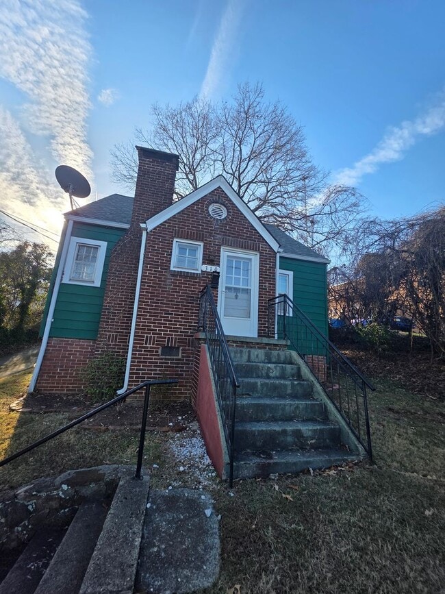 Building Photo - 310 S. Srping Street