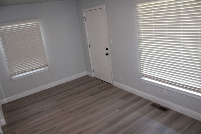 Building Photo - 2680 Appian Way