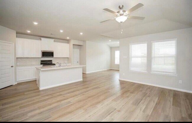 Building Photo - 21607 Blue Sapphire Ct