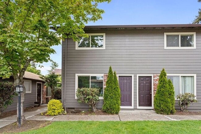 Building Photo - Spacious 2bed/1bath townhome