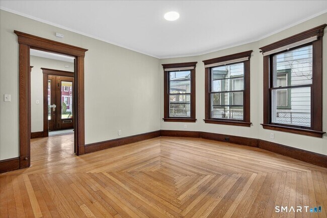 Building Photo - 114 Canner St
