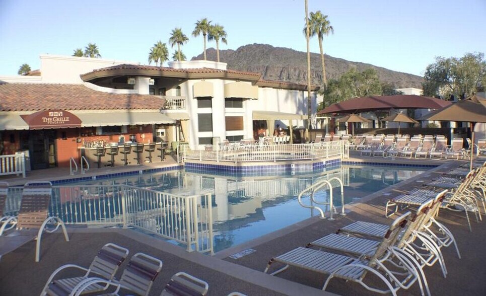 Building Photo - 6302 E Camelback Rd