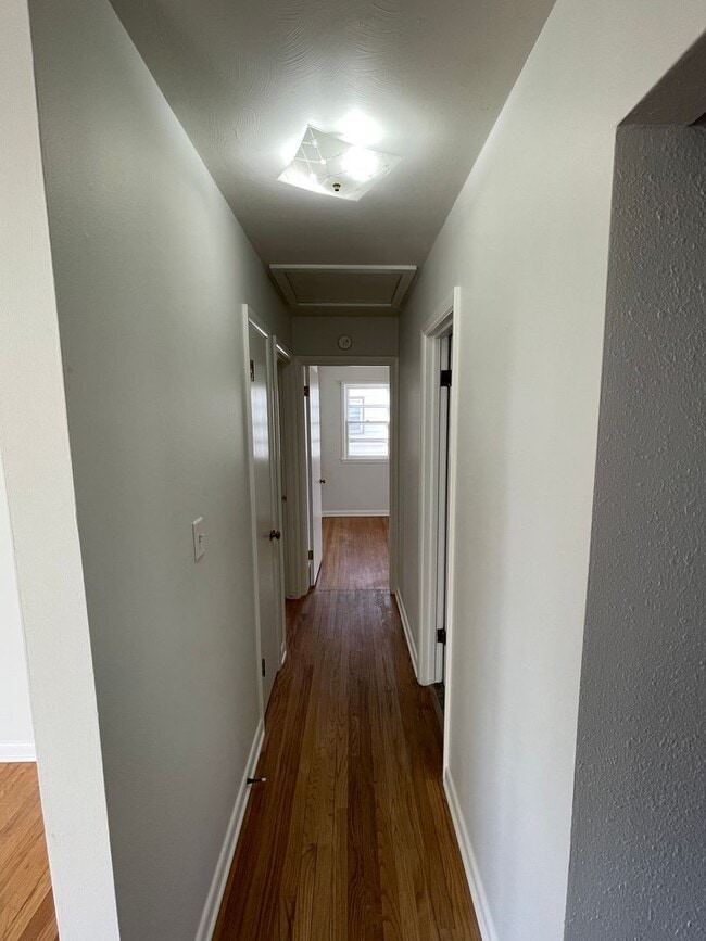 Building Photo - West Side 3 bedroom, 2 bathroom home for rent