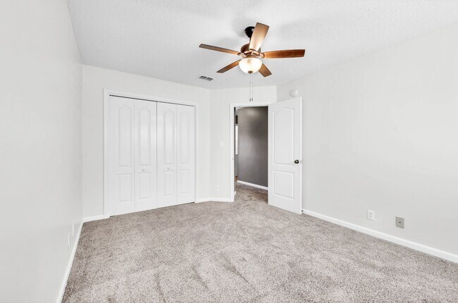 Building Photo - 3 Bedroom Pet Friendly Home For Rent With ...