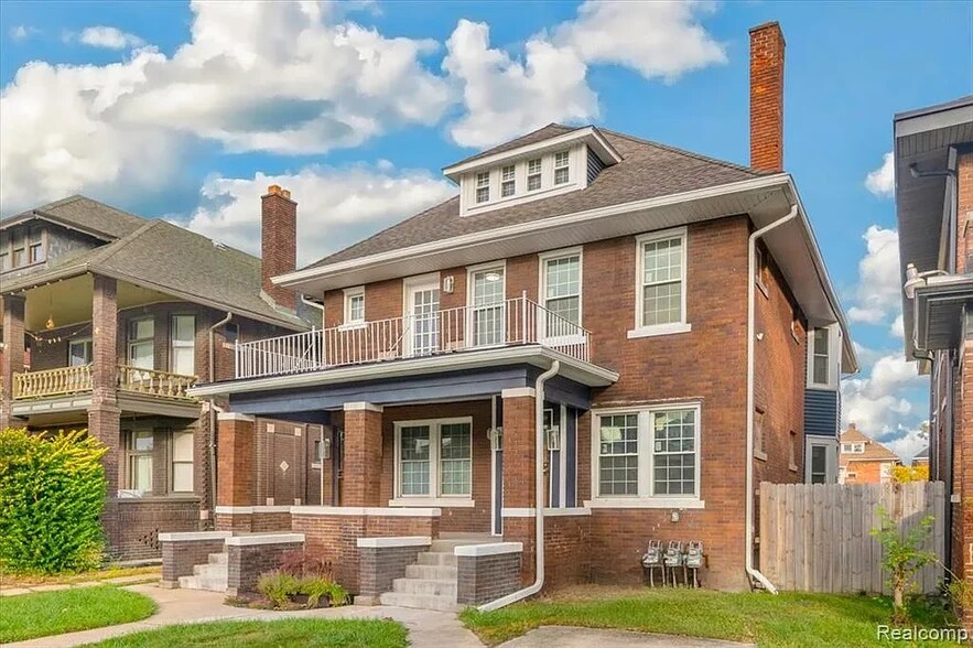 Building Photo - 1502 Virginia Park St