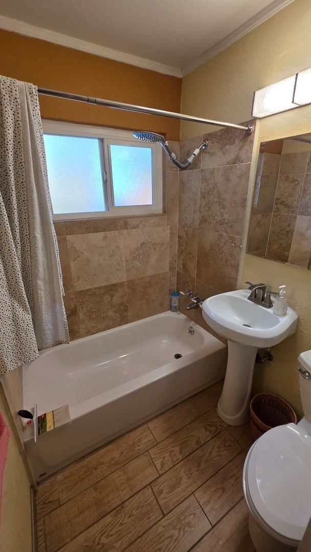 Building Photo - EAST SAC - FURNISHED