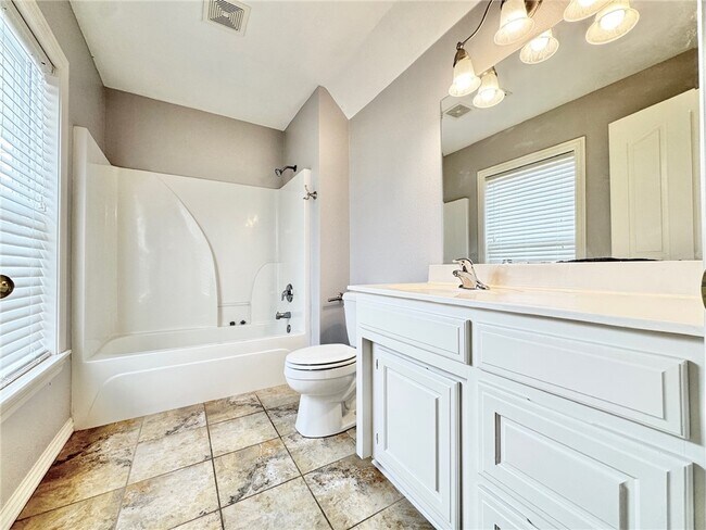 Building Photo - 3834 E Chadwick Dr