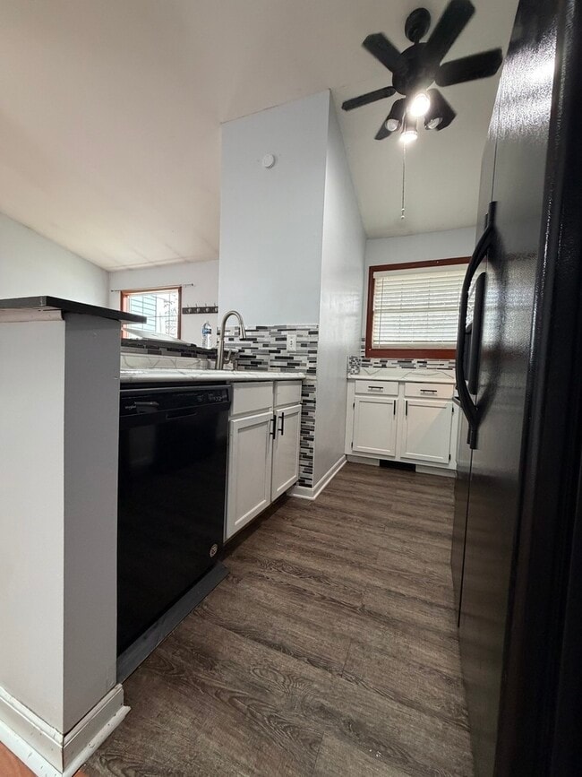 Building Photo - 3627 Linden Dr