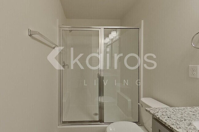Building Photo - 2279 Banyon Cir