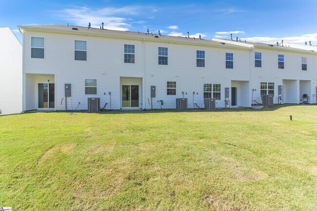 Building Photo - 3040 Willow Rd