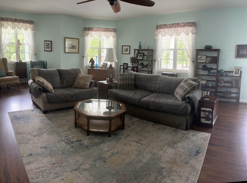 spacious open living room - 203 Three Runs Plantation Dr