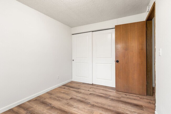 Building Photo - 705-707 N Sumner St.