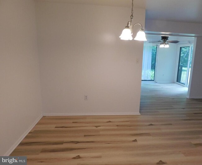 Building Photo - 87A W Bluebell Ln