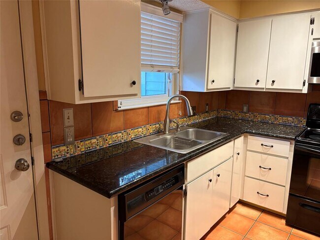 Building Photo - 9226 Jollyville Rd