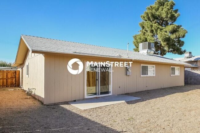 Building Photo - 3 Bedroom Pet-Friendly Home in LAS VEGAS, NV with Main Street Renewal