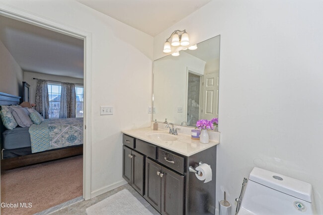 Building Photo - 1 Haywood Ln