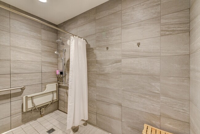 Building Photo - 201 Folsom St