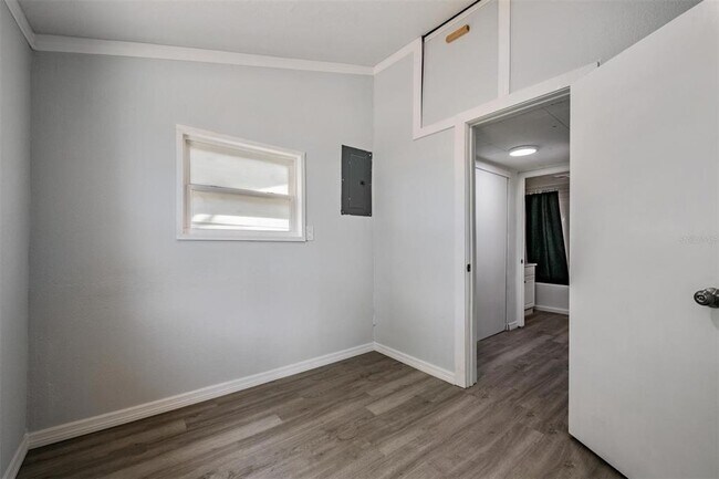 Building Photo - 636 Stremma Rd