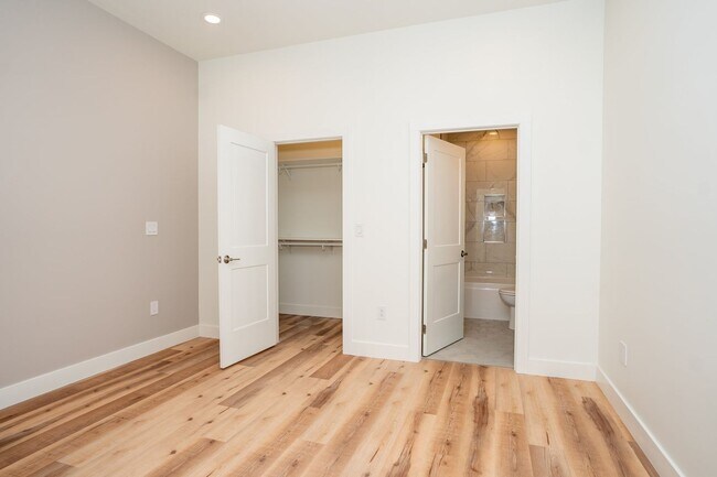 Building Photo - **  AVAILABLE AUGUST 2026  **  Beautiful Downtown Apartment with Private Rooftop Deck  Call to in...
