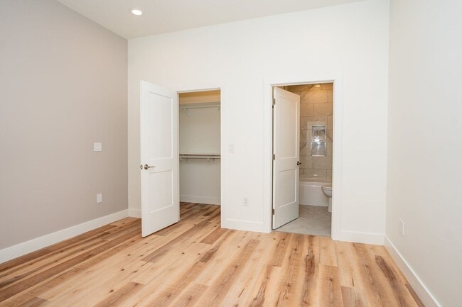 Building Photo - 102 W 6th St