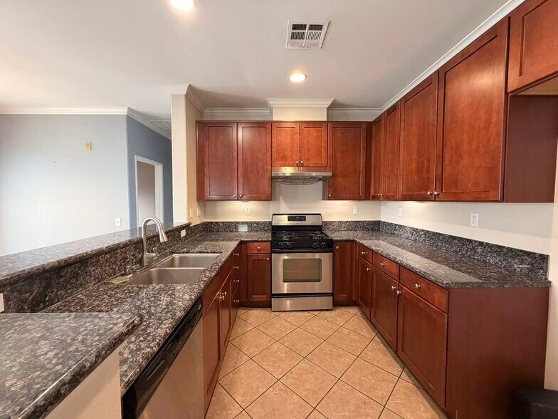 Building Photo - 11450 Church St