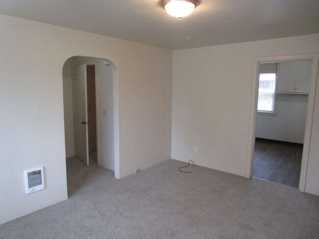 Building Photo - 0352