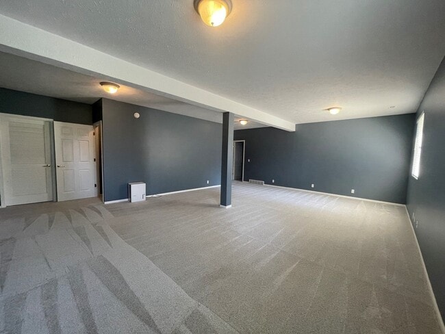 Building Photo - Home For Rent Papillion