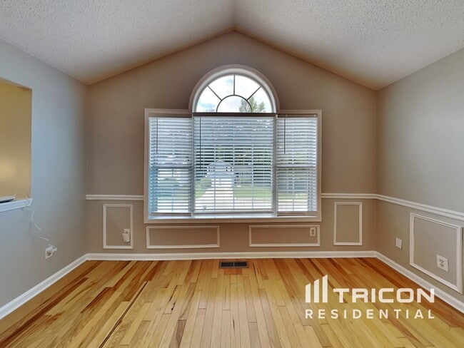 Building Photo - 5922 Graywood Cir SE