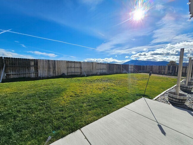 Building Photo - Cold Springs Beauty - Immaculate Newer Hom...