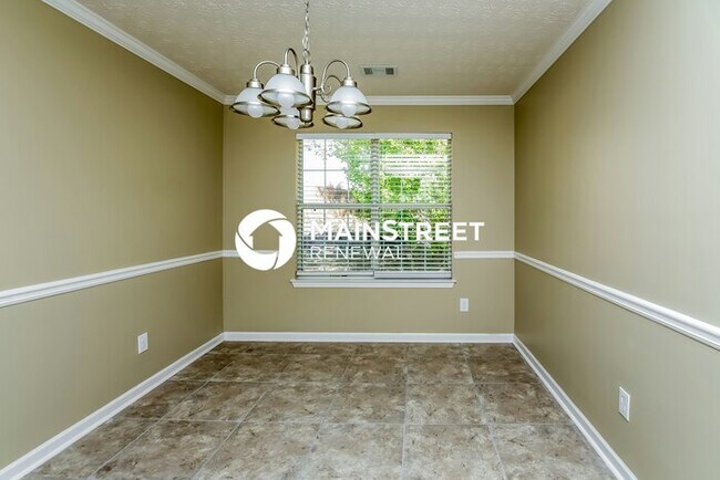 Building Photo - 5 Bedroom Pet-Friendly Home in Lithonia, GA with Main Street Renewal