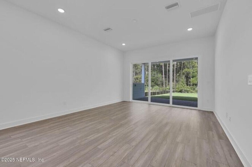 Building Photo - 183 Dawes Ave