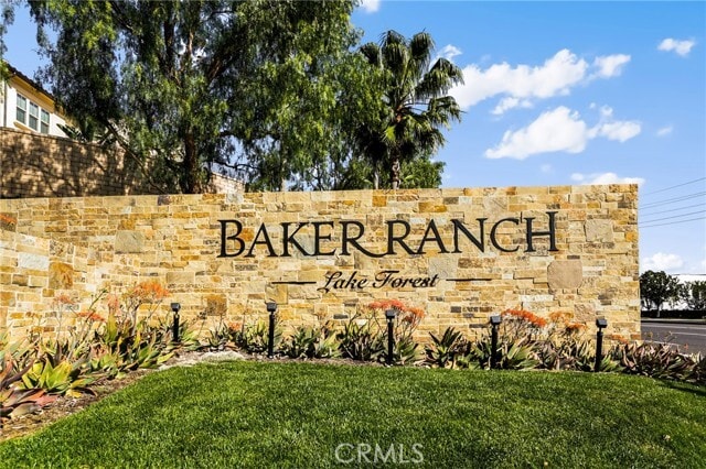 Building Photo - 10 Poppy