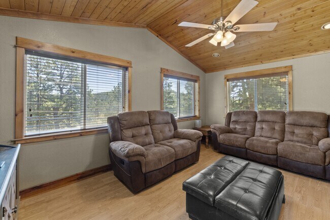 Building Photo - 307 Heath Dr