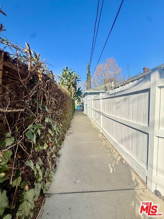 Building Photo - 18002 Collins St