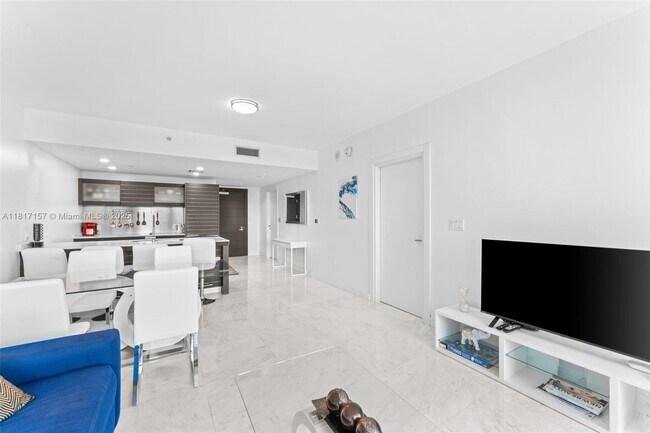 Building Photo - 200 Biscayne Blvd Way