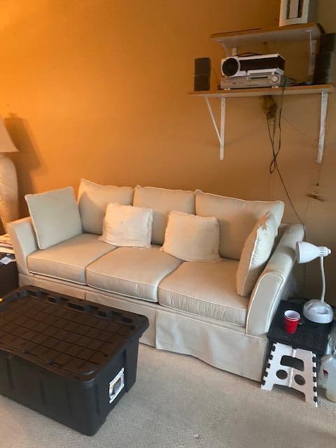 Building Photo - 220 Lake Dr