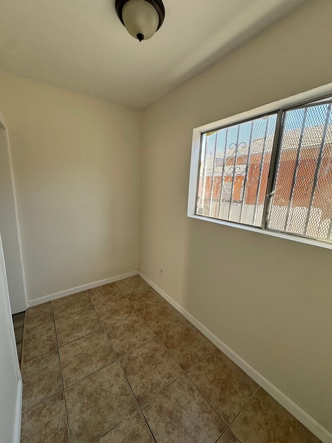 Building Photo - 624 W 49th St