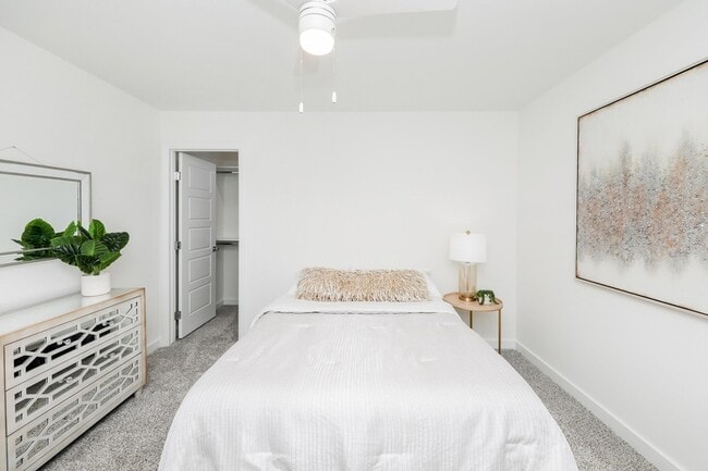 Building Photo - 425 Deer Path Lp