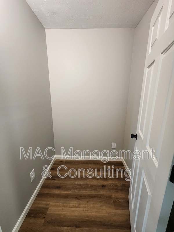 Building Photo - 4680 S Grundy Quarles Hwy