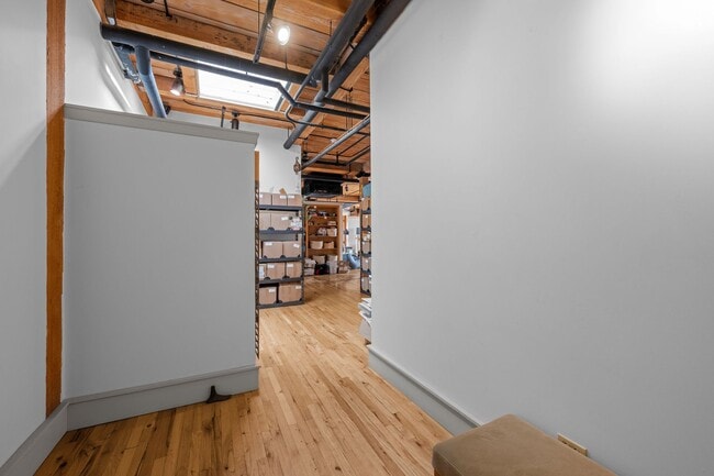Building Photo - Beautiful loft in Downtown Denver!